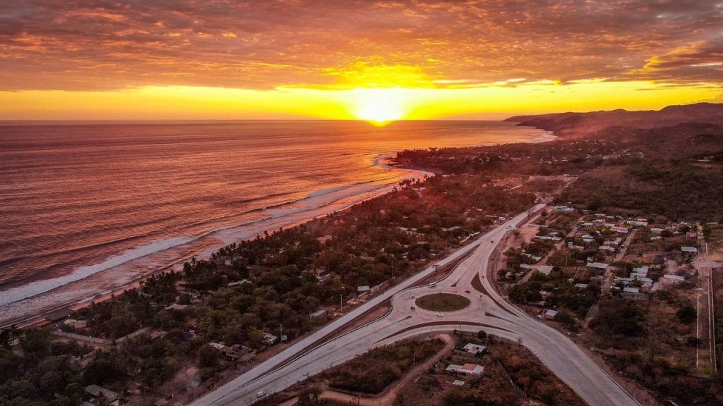 Surf city with Lunch Half day (6 hours)